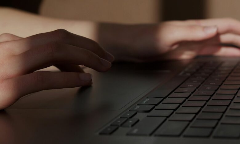 understanding men online